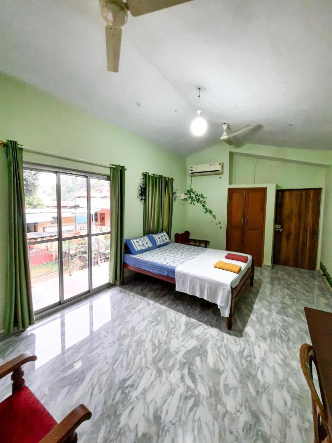 Auslyn Guest House Bogmalo Beach Exterior foto
