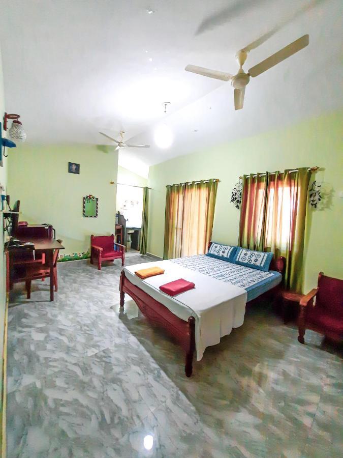 Auslyn Guest House Bogmalo Beach Exterior foto