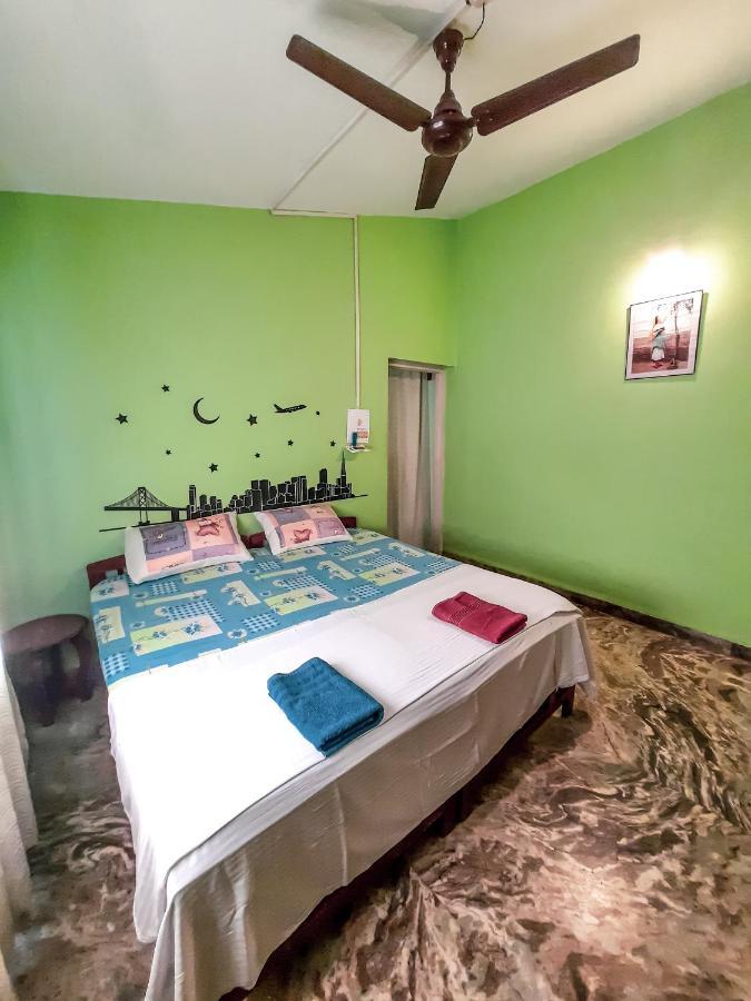 Auslyn Guest House Bogmalo Beach Exterior foto