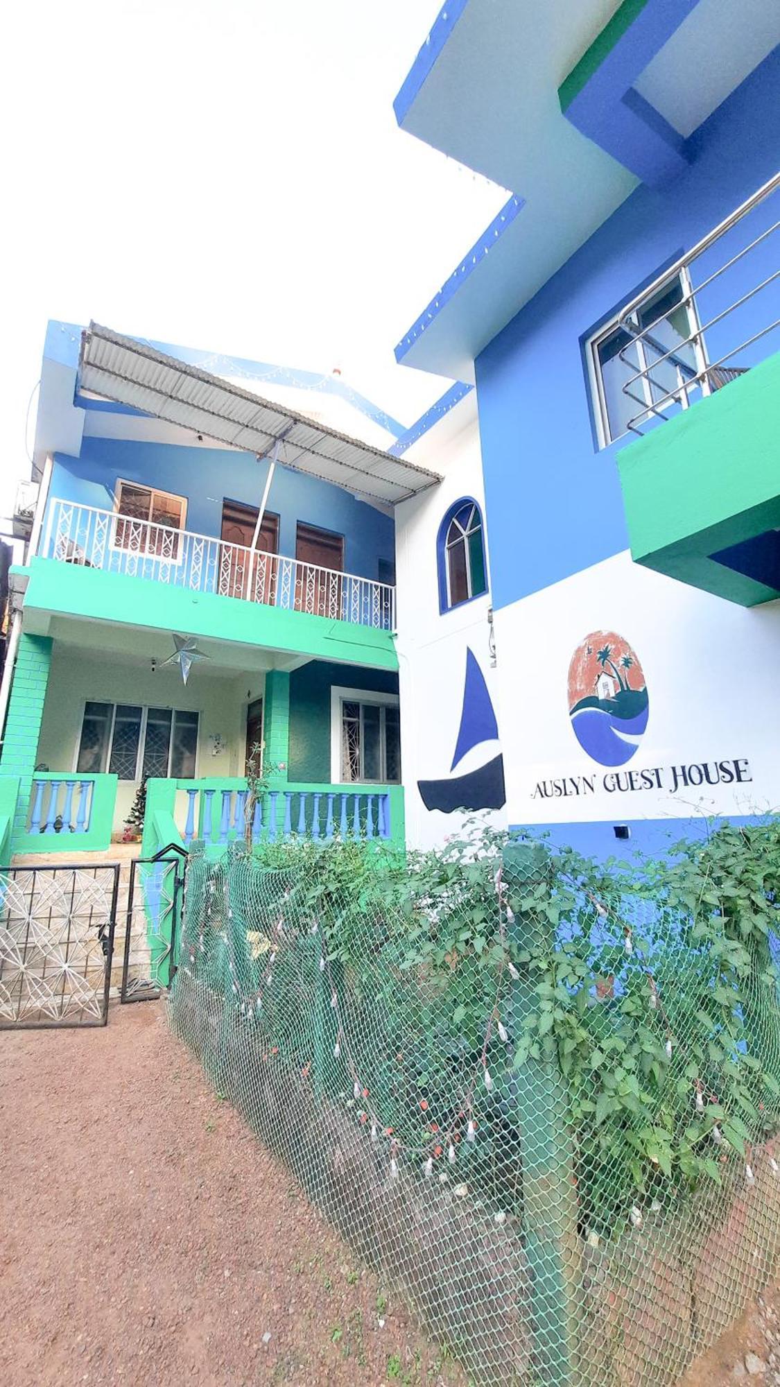 Auslyn Guest House Bogmalo Beach Exterior foto